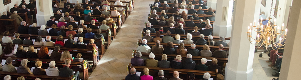 Blick in die vollbesetzte Barßeler Pfarrkirche.